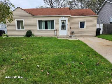 Main picture of 27060 Woodmont St