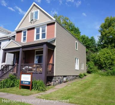 Main picture of 105 E 4th St