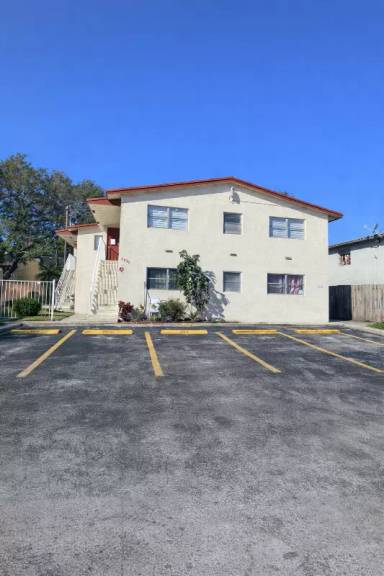 Main picture of 3731 SW 60th Ave
