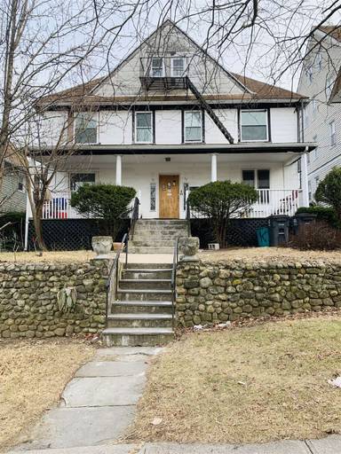 Main picture of 72 Robertson Ave