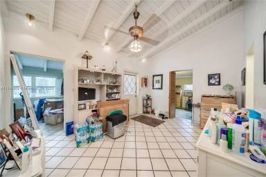 Main picture of 5709 McKinley St