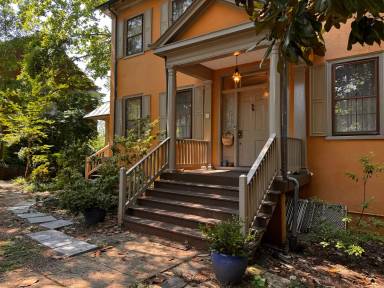 Main picture of 29 University Cir