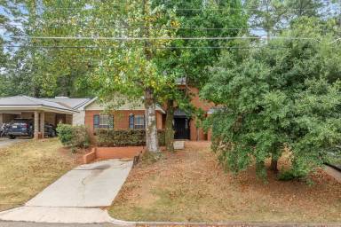 Main picture of 832 Choctaw Ave