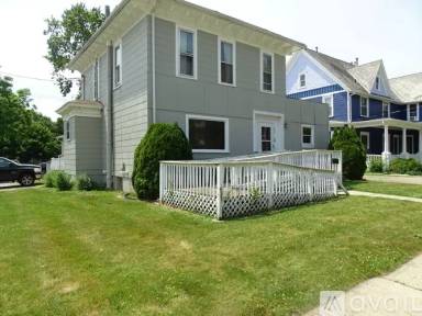 Main picture of 805 College Ave