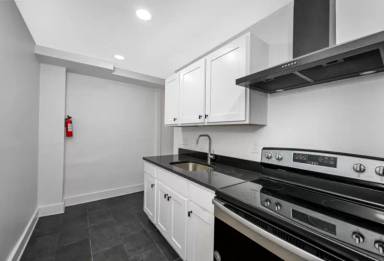 Main picture of 1384 W 83rd St