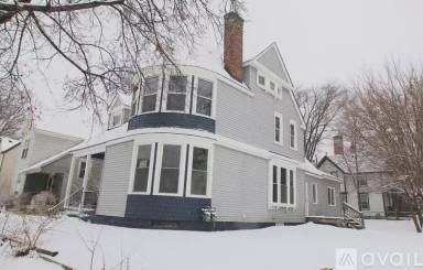 Main picture of 202 E 27th St