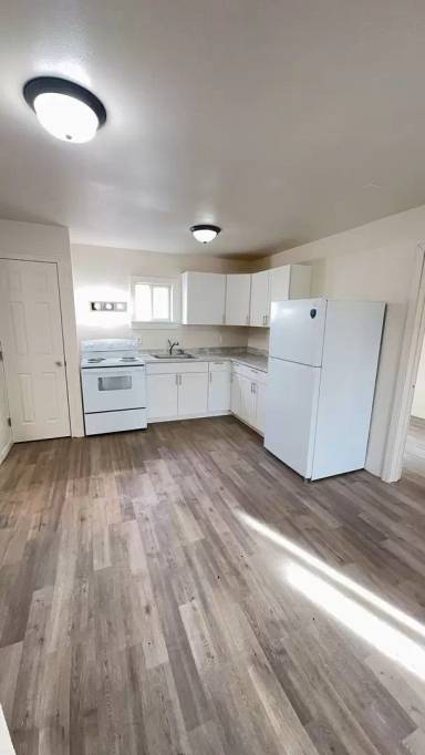 Main picture of 329-339 S Grape St