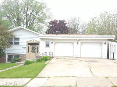 Main picture of 1315 College St