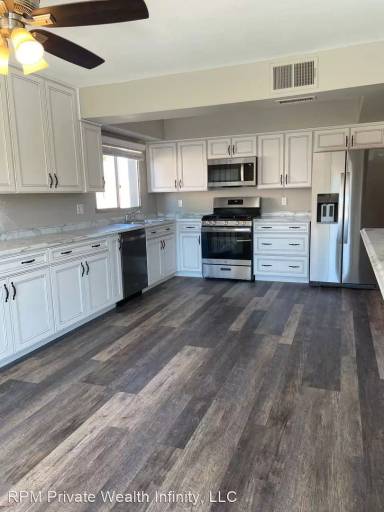 Main picture of 2101 W Joan de Arc Ave