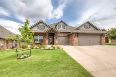 Main picture of 8309 NW 160th Ct