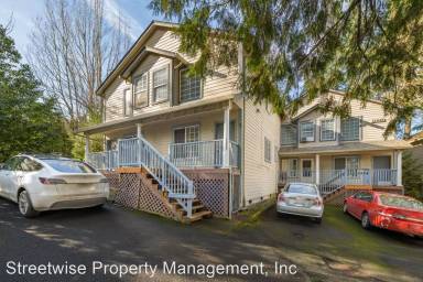 Main picture of 12445 SE Whitcomb Dr