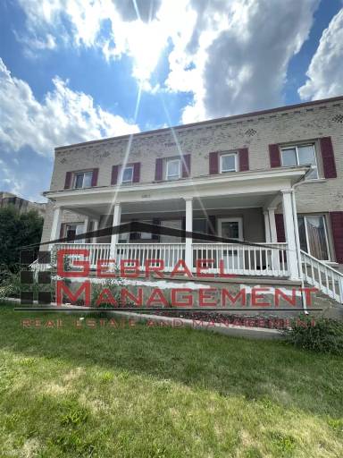 Main picture of 1001 N Saginaw St