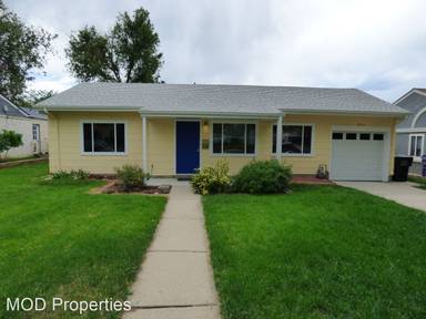 Main picture of 2705 S Elm St