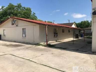 Main picture of 269 N San Joaquin Ave