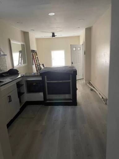 Main picture of 210 W 5th St