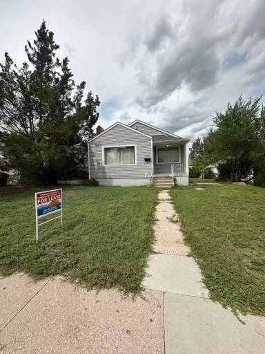 Main picture of 1920 E 22nd St