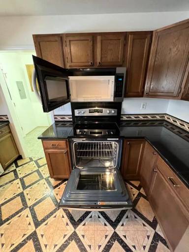 Main picture of 1300 Riverview Rd