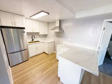 Main picture of 827 Glendale Blvd
