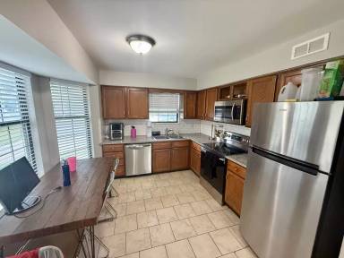 Main picture of 705B SE Melody Ln