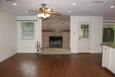 Main picture of 2601 N Beal St