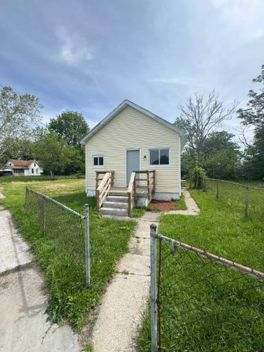 Main picture of 223 Charles St