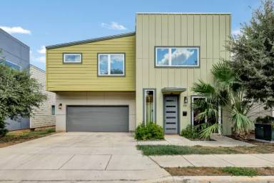 Main picture of 226 Rainbow Dr