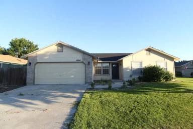 Main picture of 1069 E Crossbill Ct