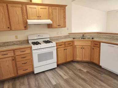 Main picture of 255 E 100 N