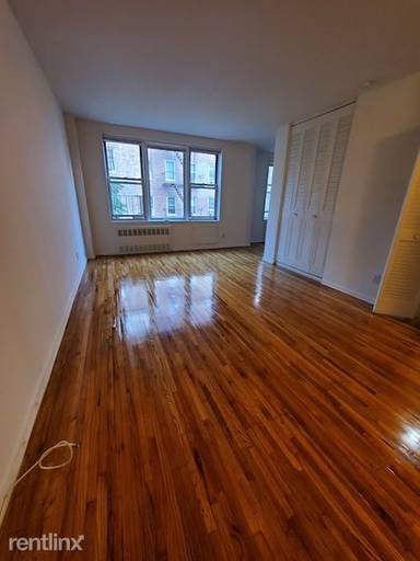 Main picture of 11048 72nd Ave