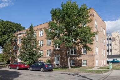 Main picture of 302 9th St S