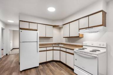 Main picture of 260 N Main St