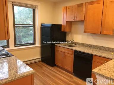 Main picture of 379 Broadway