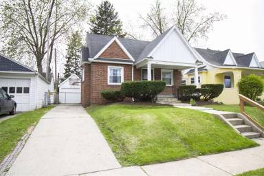 Main picture of 1467 Crestwood Rd