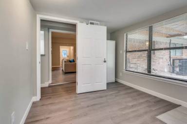 Main picture of 2908 Lanette Ln