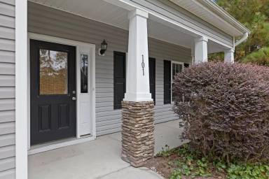 Main picture of 101 Chesney Dr