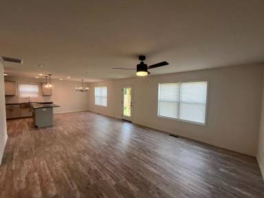 Main picture of 1229 E Paragon