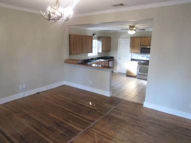 Main picture of 3206 E 14th 1/2 St