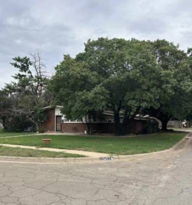 Main picture of 3417 47th St
