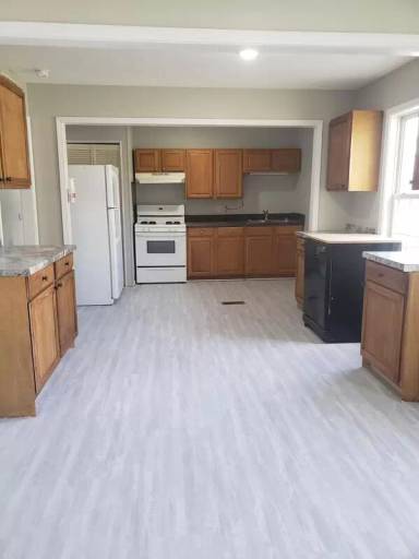 Main picture of 1325 Virginia Ave