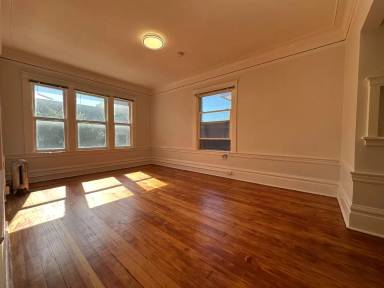 Main picture of 288 9th St