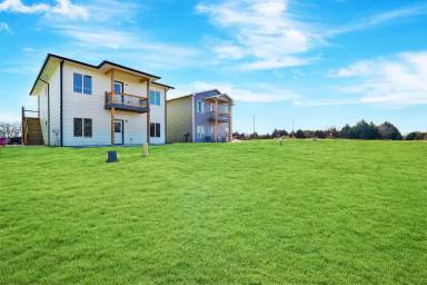Main picture of 5402-04 N GRAY Dr