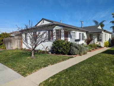 Main picture of 2268 Granada Ave