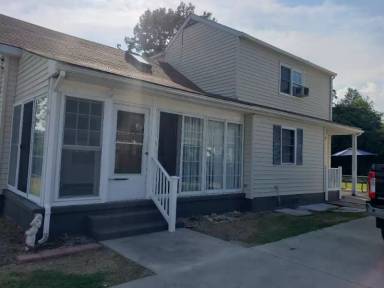 Main picture of 103 1st St