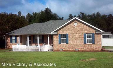 Main picture of 1305 Oakridge Plantation Rd