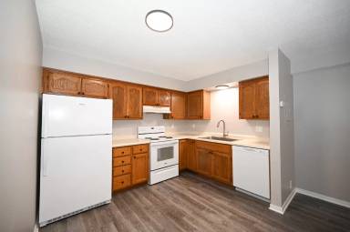 Main picture of 820 W Main St