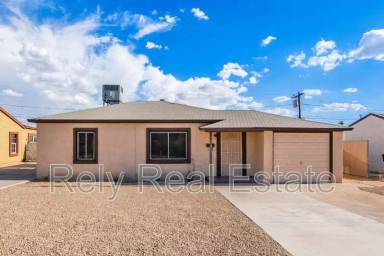 Main picture of 121 E La Cienega Ave