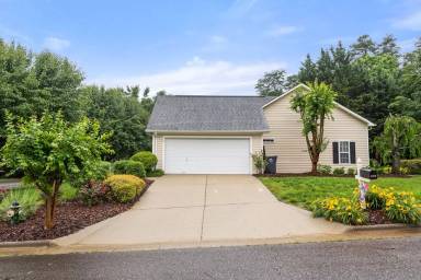 Main picture of 4800 Corinthian Way