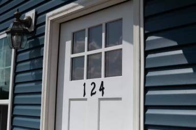 Main picture of 124 Mohawk St