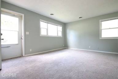 Main picture of 2013 N 40th St