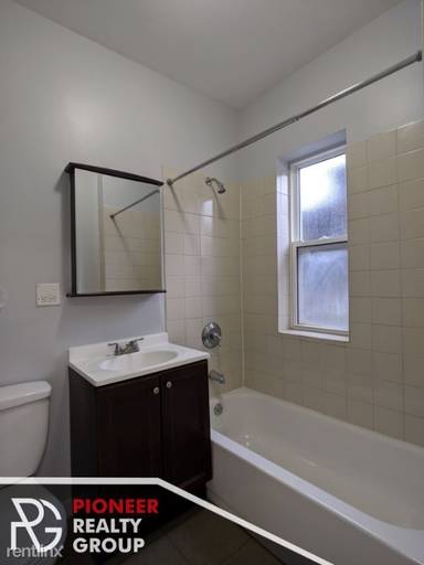 Main picture of 1456 W Fargo Ave